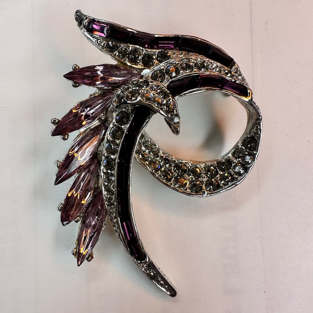 Vintage Elegant Silver and Purple Women's Brooch